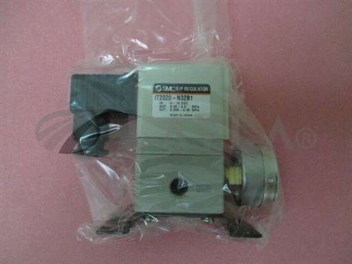 3870-02053/-/AMAT 3870-02053 Regulator Press 1/4 Port Size with bracket/AMAT/_01