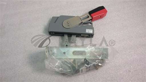 /-/Cutler Hammer CC371H1 Switch Handle On/Off New w/ Bracket & Hardware//_01